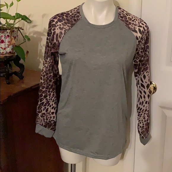 Top - Picture 2 of 2